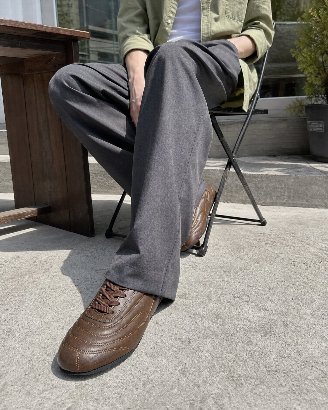 Aterre Brown detail 14
