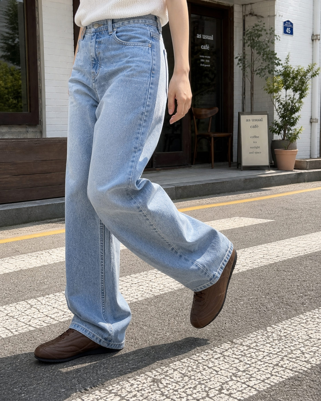 Aterre Brown detail 30