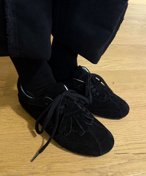 Essential Fringe Moccasin Black detail 11