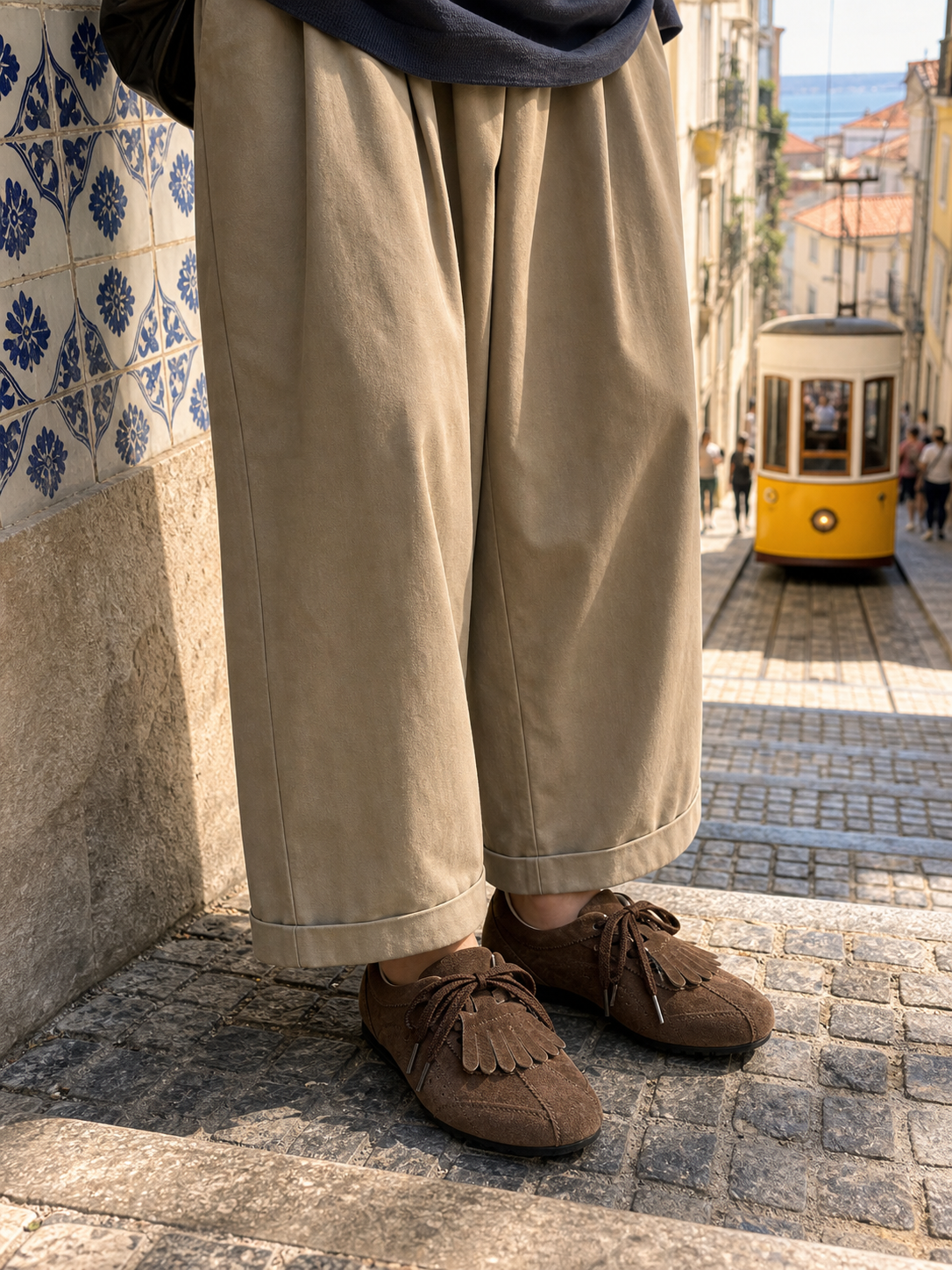 Essential Fringe Moccasin Brown detail 1