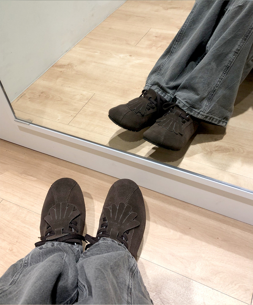 Essential Fringe Moccasin Brown detail 14