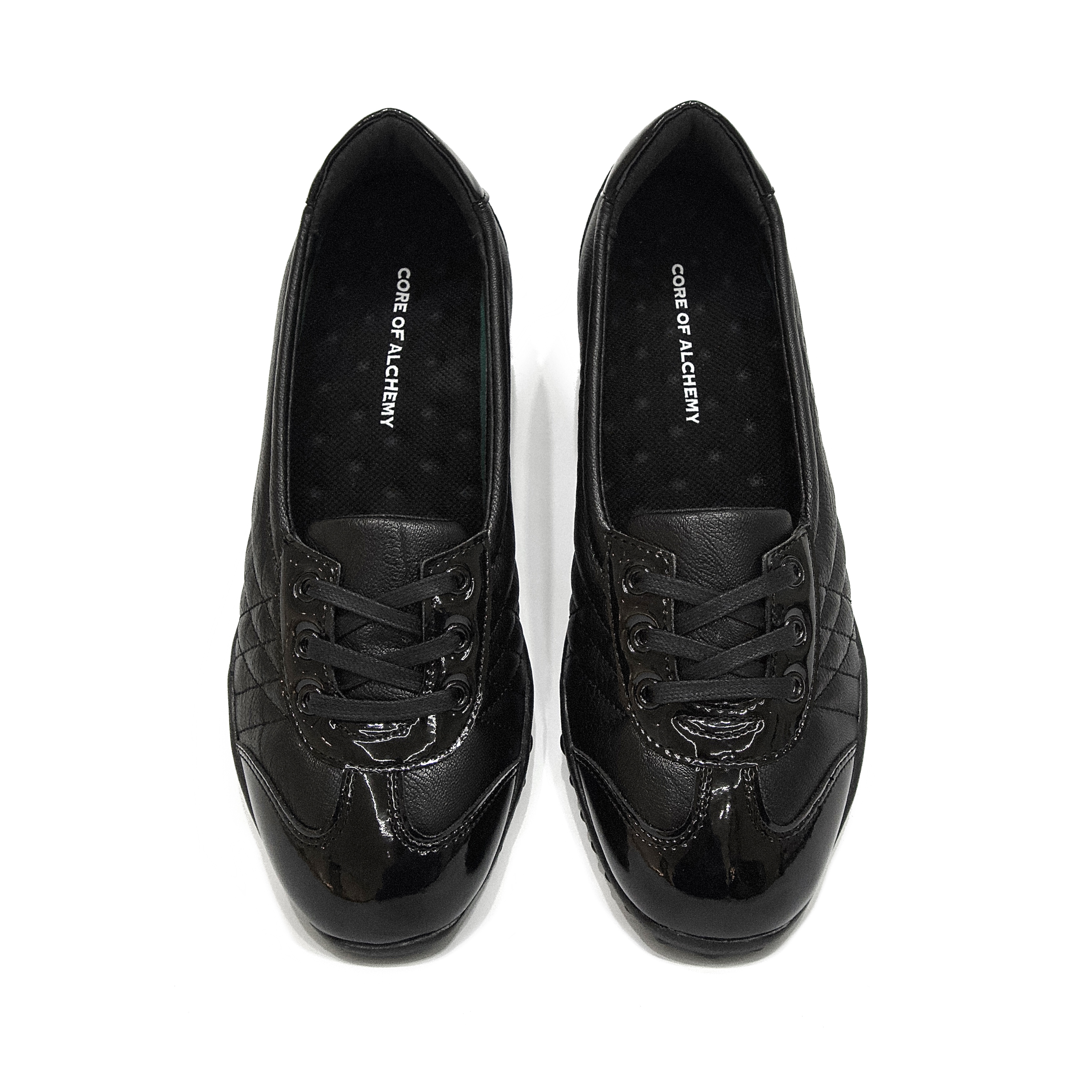 Plie Black detail 10
