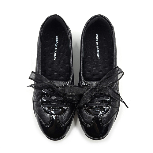 Plie Black detail 11