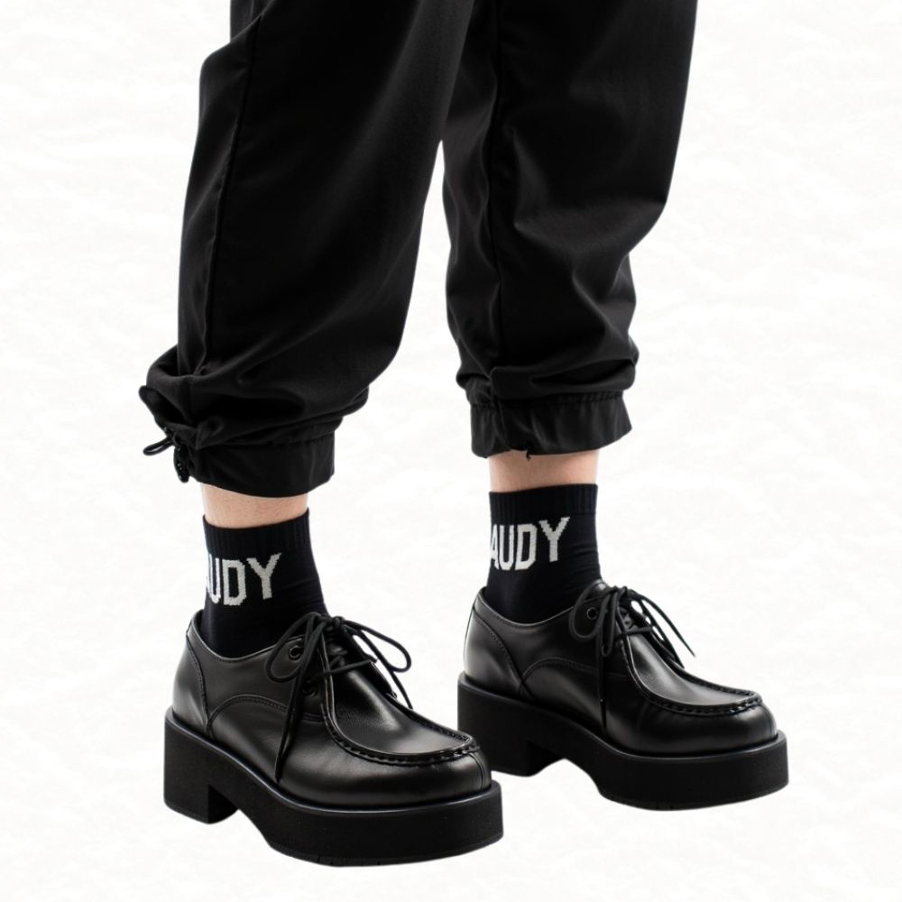 Lyon Black detail 20