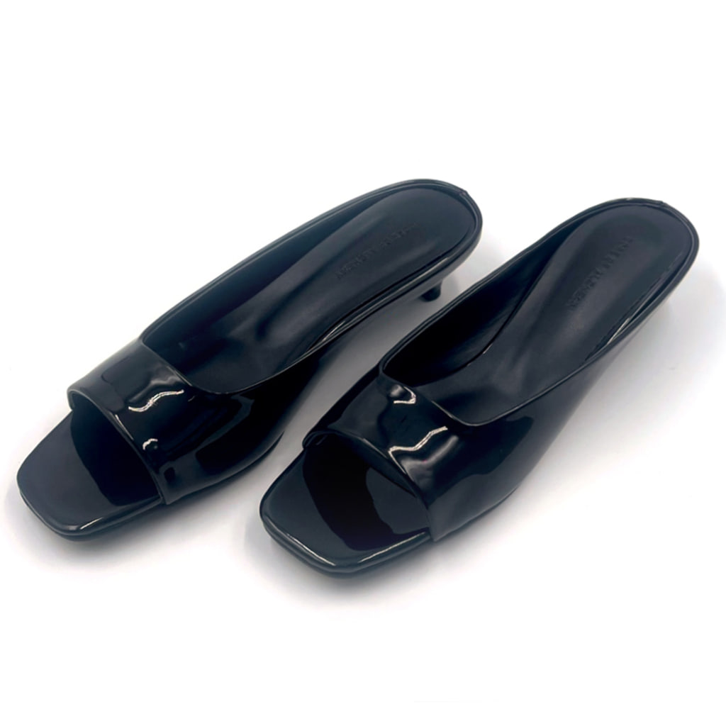 Nomad Heel Black detail 20
