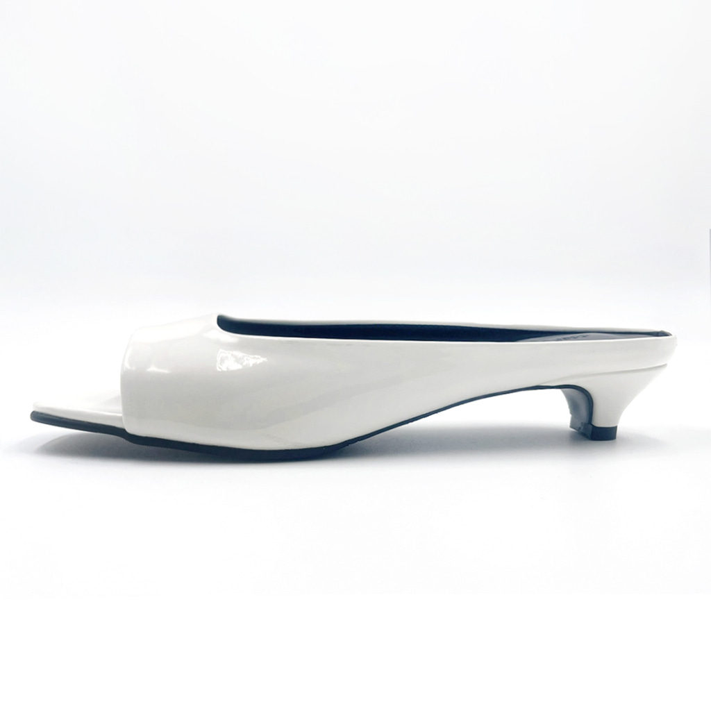 Nomad Heel Black detail 15