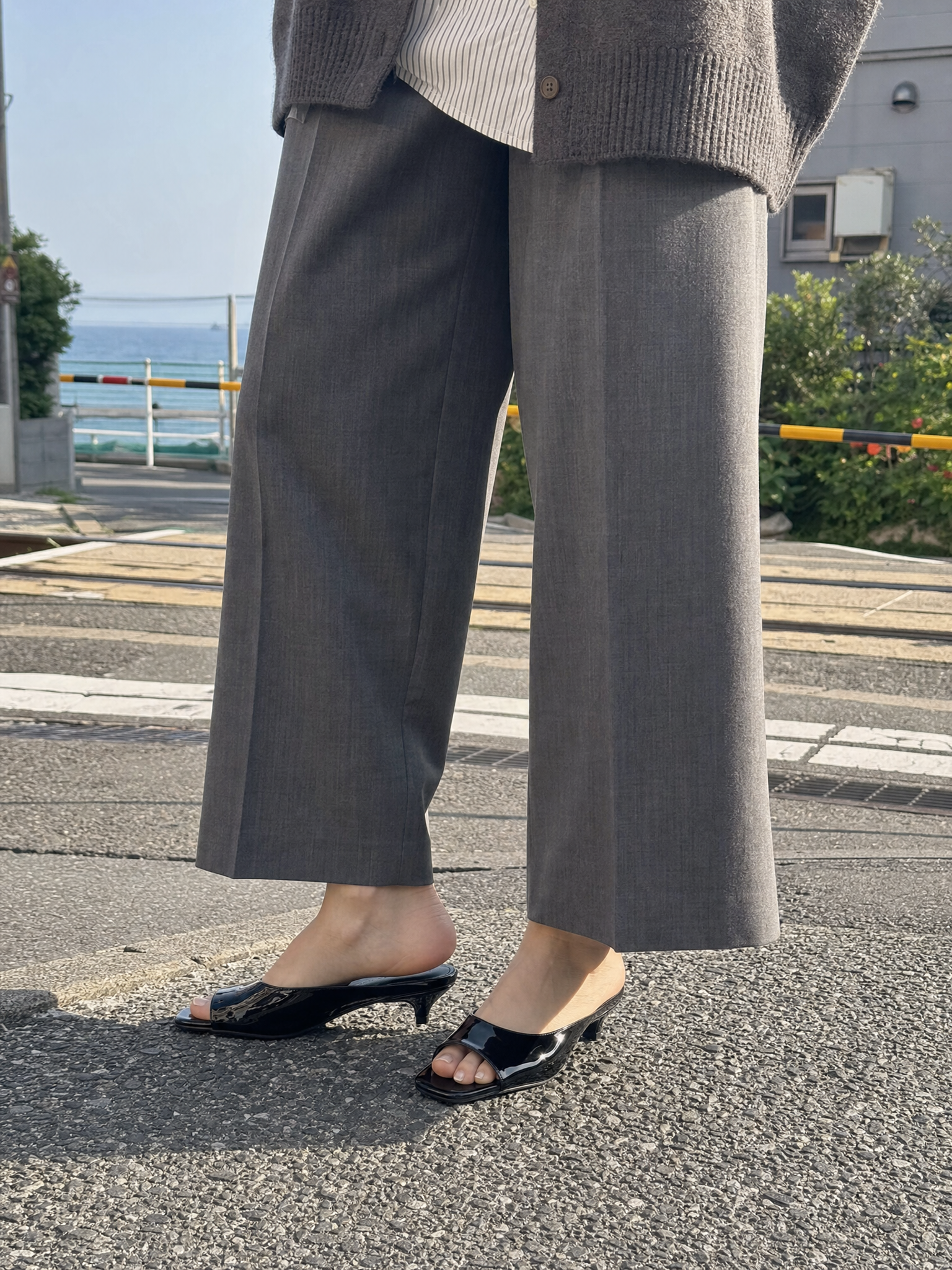 Nomad Heel Black detail 1