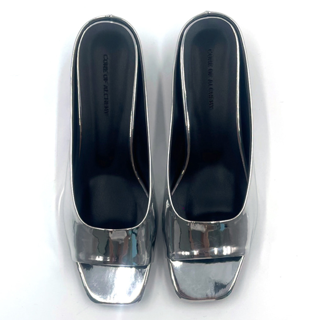 Nomad Heel Silver detail 19