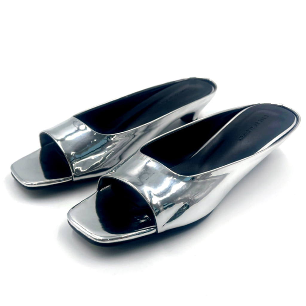 Nomad Heel Silver detail 17