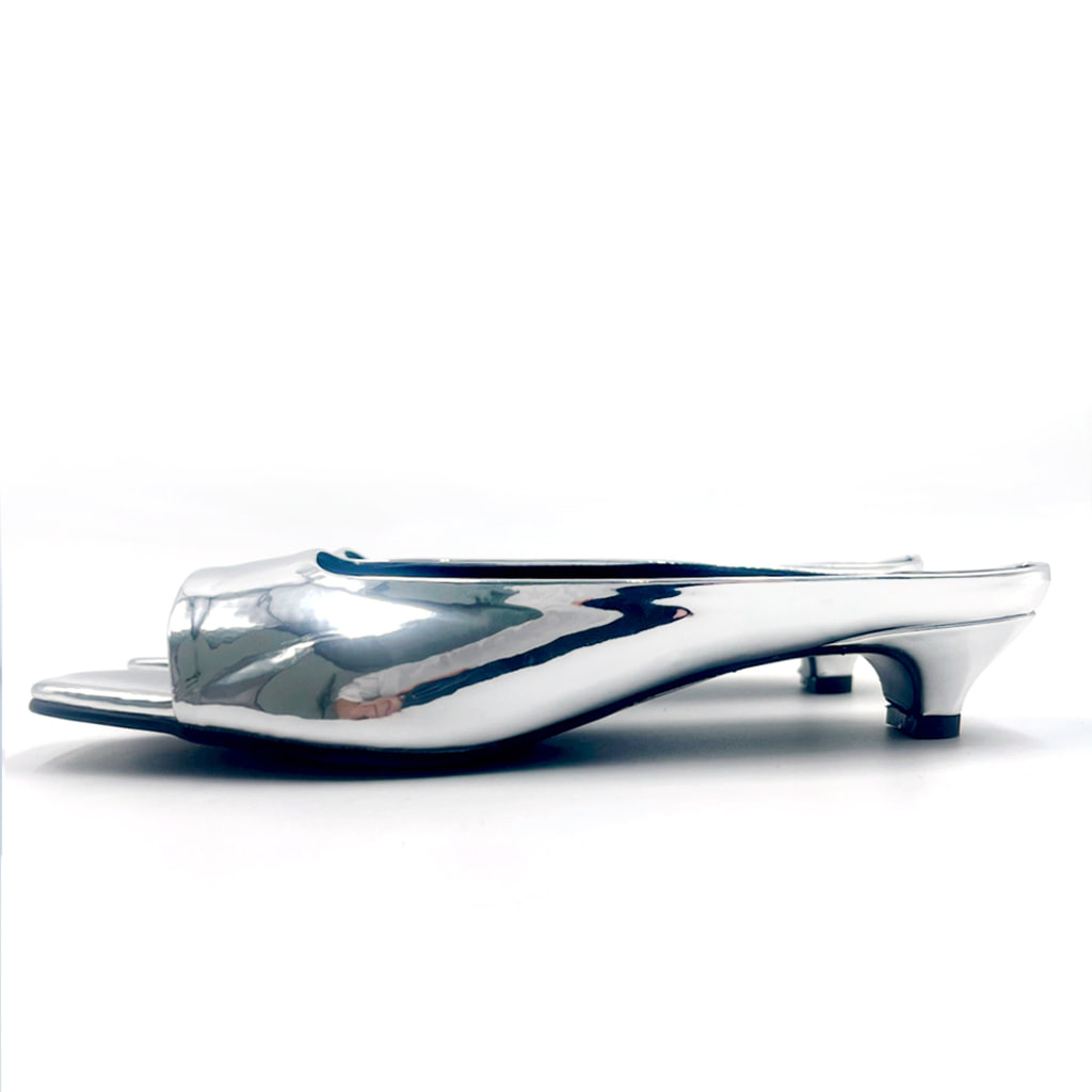 Nomad Heel Silver detail 16