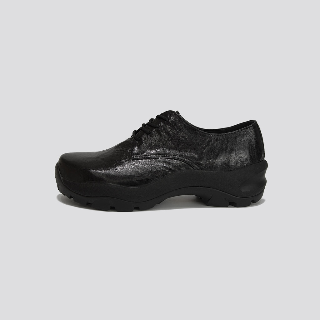 Tracker Derby Black detail 13