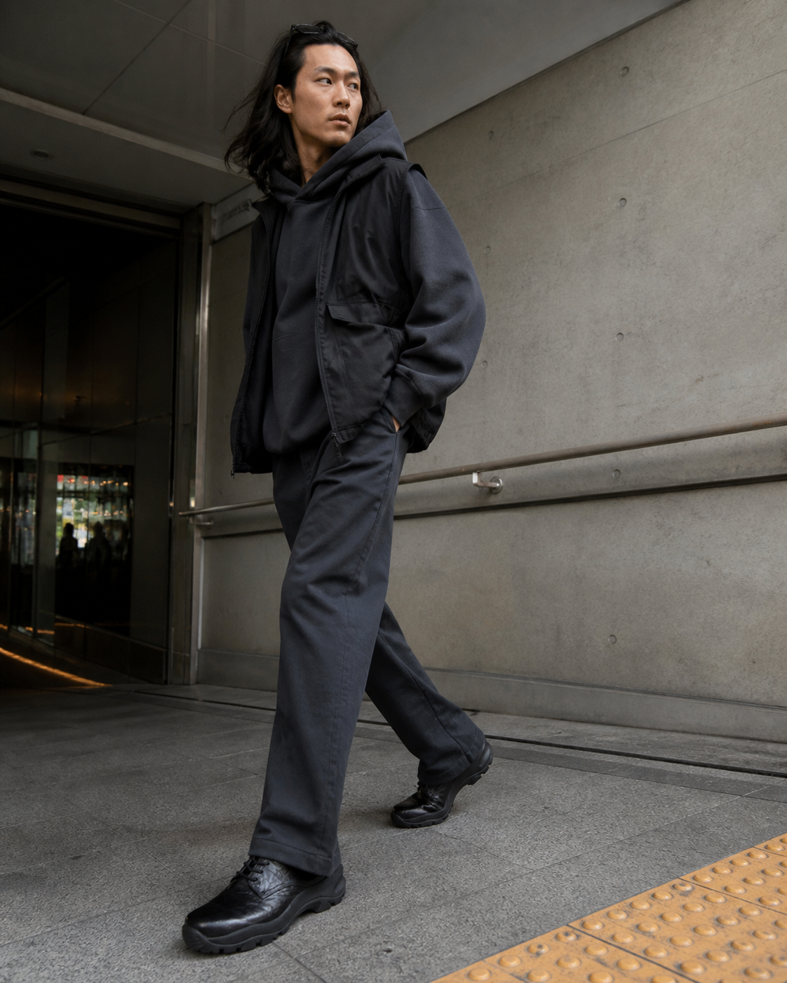 Tracker Derby Black detail 32