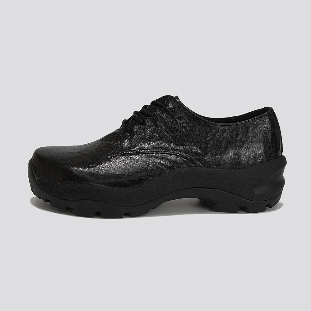 Tracker Derby Black detail 49