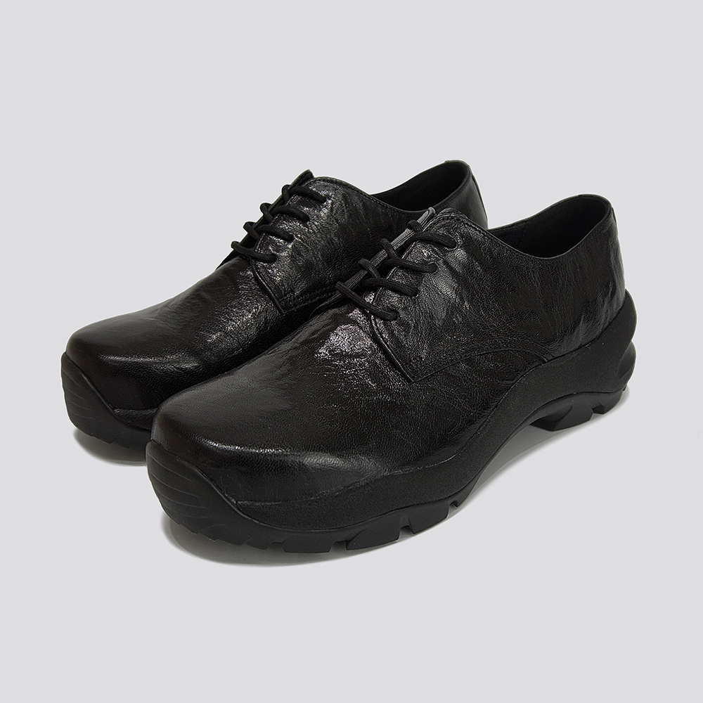 Tracker Derby Black detail 50