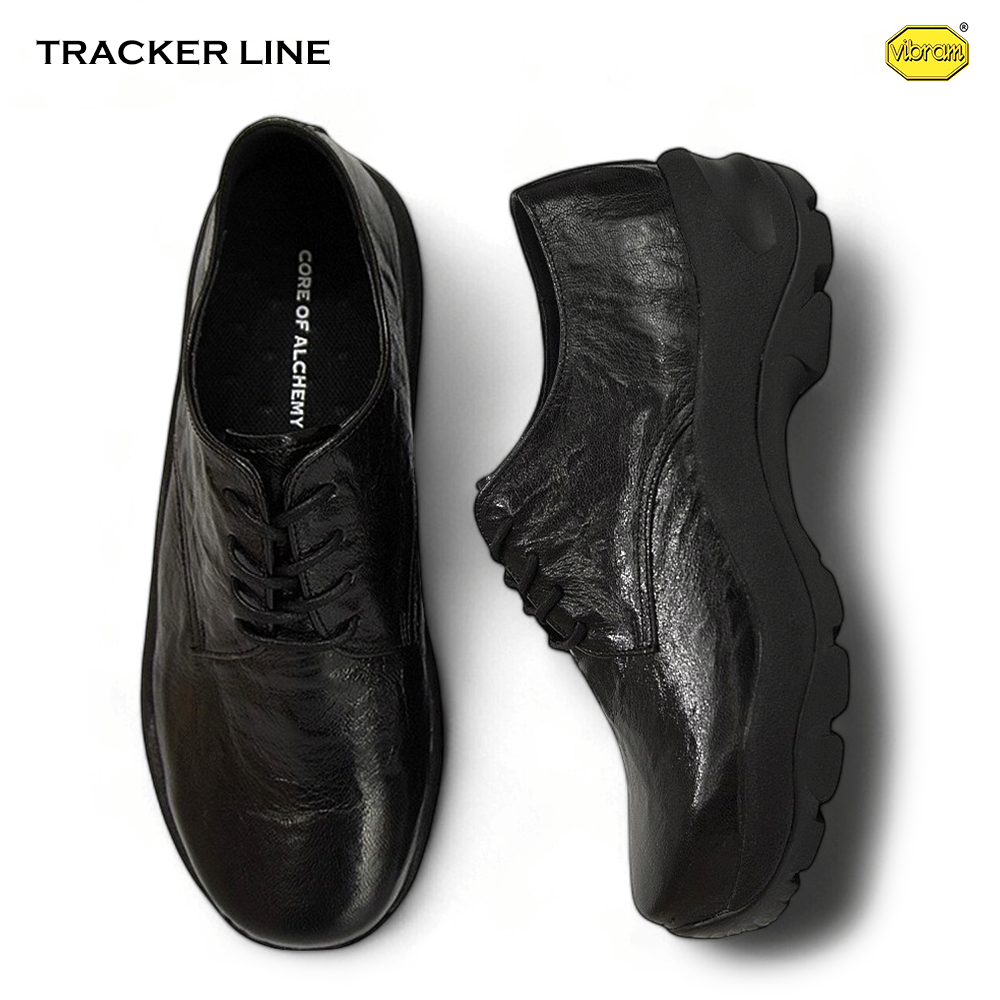 Tracker Derby Black detail 52