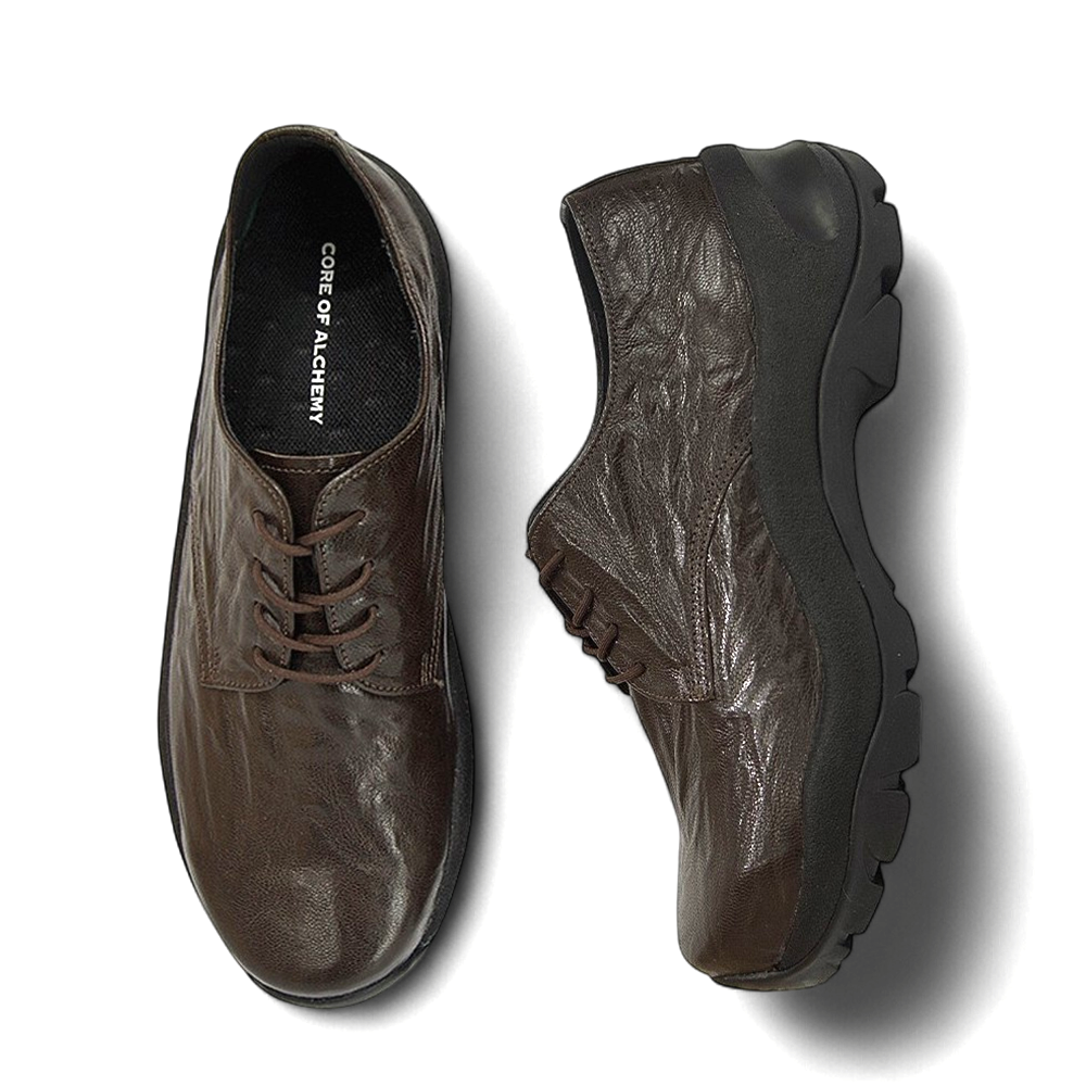 Tracker Derby Brown detail 1